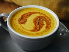 Té de cúrcuma por las noches: cuáles son sus beneficios y cómo tomarlo para aprovechar todos sus nutrientes