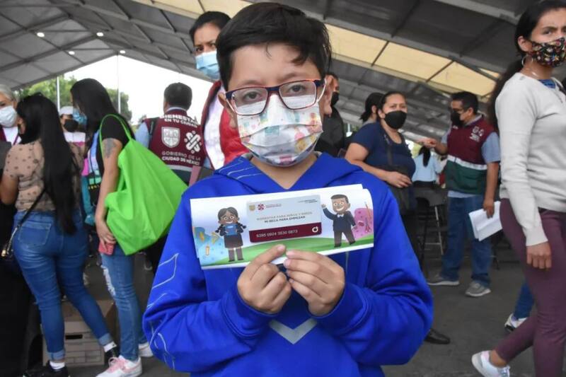 Mi Beca para Empezar. Foto: archivo El Cronista México.