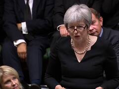 La anécdota de Theresa May con la reina Isabel II que hizo reir a todo el Parlamento británico