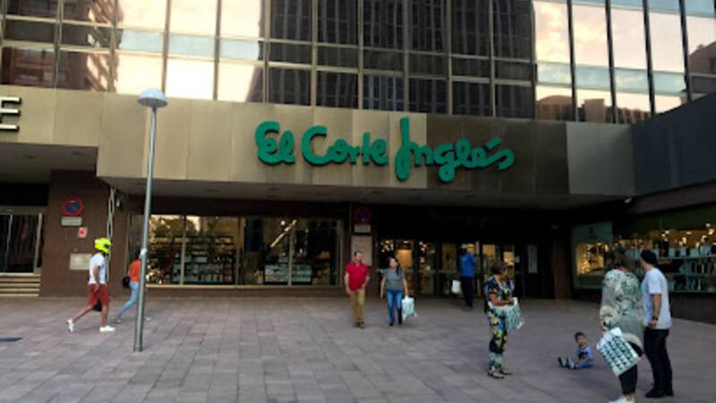 El Corte Inglés: los vestidos navideños más vendidos.
