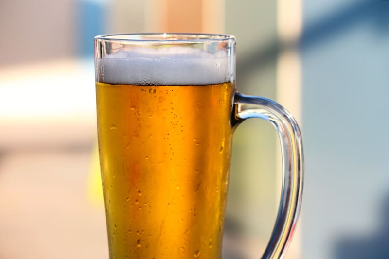 Profeco ha advertido sobre la discrepancia entre las etiquetas de las cervezas y su contenido real de azúcar. Fuente: Pixabay.