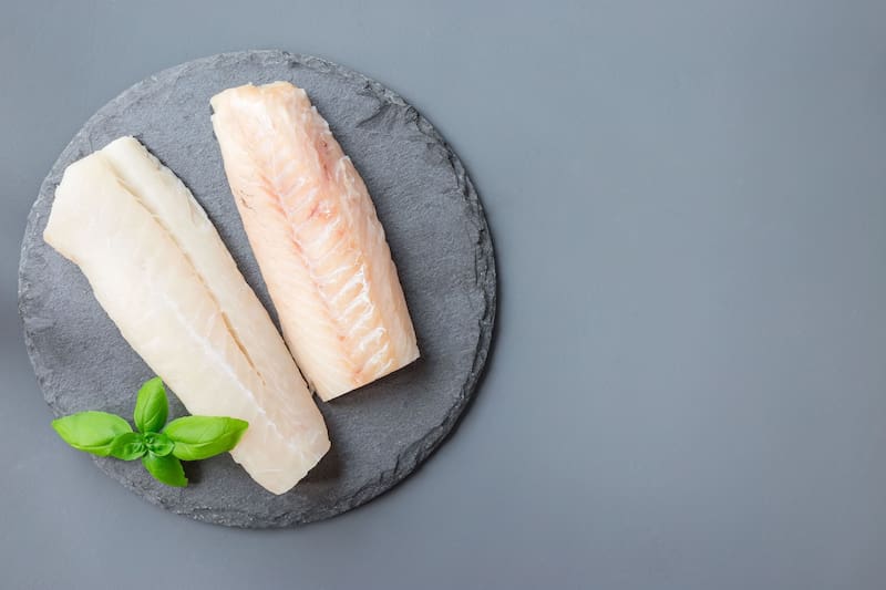 Este pescado blanco es el más consumido en España, pues es una excelente fuente de vitamina B, particularmente B12, que es esencial para el funcionamiento del sistema nervioso. (Imagen: archivo)