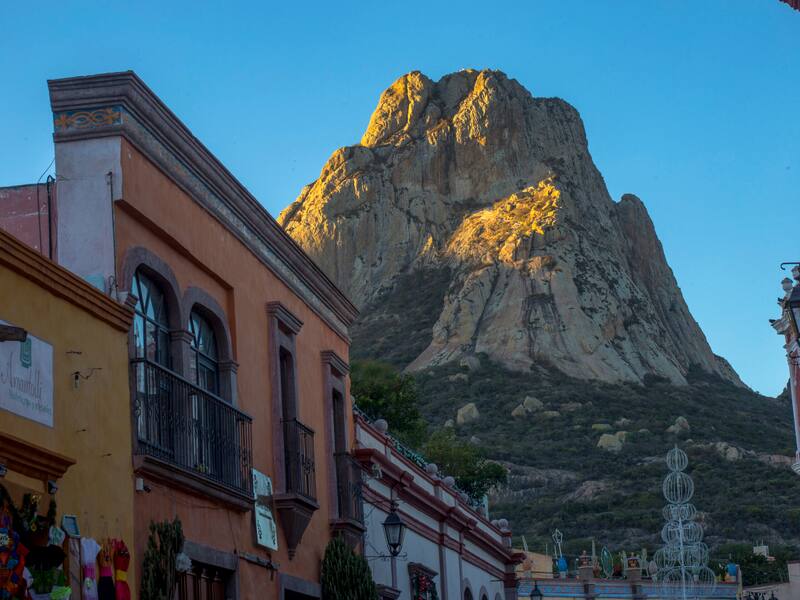 Peña de Bernal. Fuente: pueblosmagicos.mexicodesconocido.com.mx