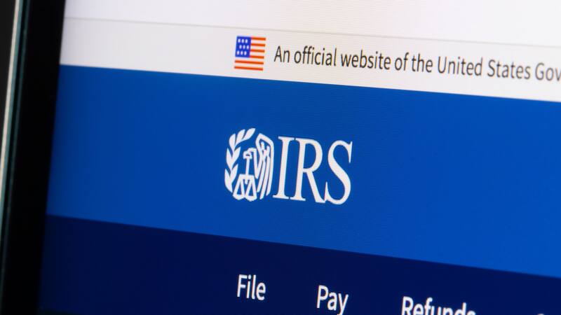 IRS reembolsará a los contribuyentes que entreguen su declaración de impuestos anual. Fuente: Archivo.