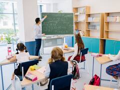 Salarios 2025: esto es lo que gana un profesor de primaria al mes en España