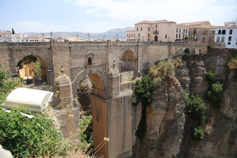 En Ronda su impresionante puente es el punto de visita obligado. (Imagen: archivo)