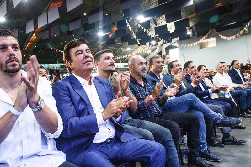 Fernando Espinoza, Mario Secco, Mariano Cascallares, Andrés Watson, entre otros en el acto de Berazategui