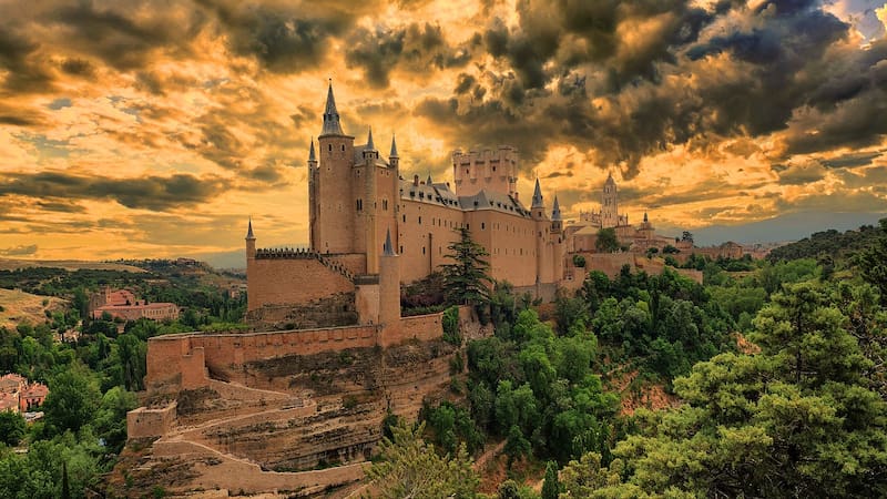 Esta impresionante obra moderna fue construida por el doctor Esteban Martín y solo dos ayudantes.