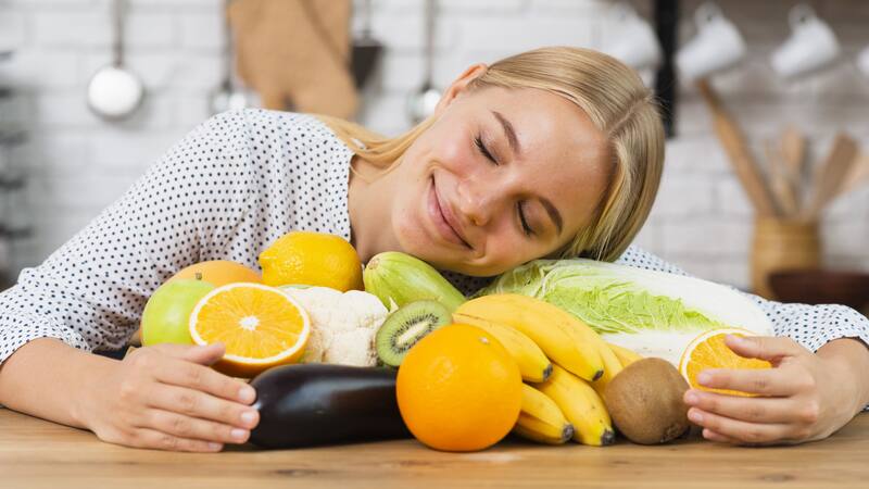 La naranja es una fuente destacada de fibra soluble e insoluble, lo que contribuye a mejorar la digestión y prolongar la sensación de saciedad.