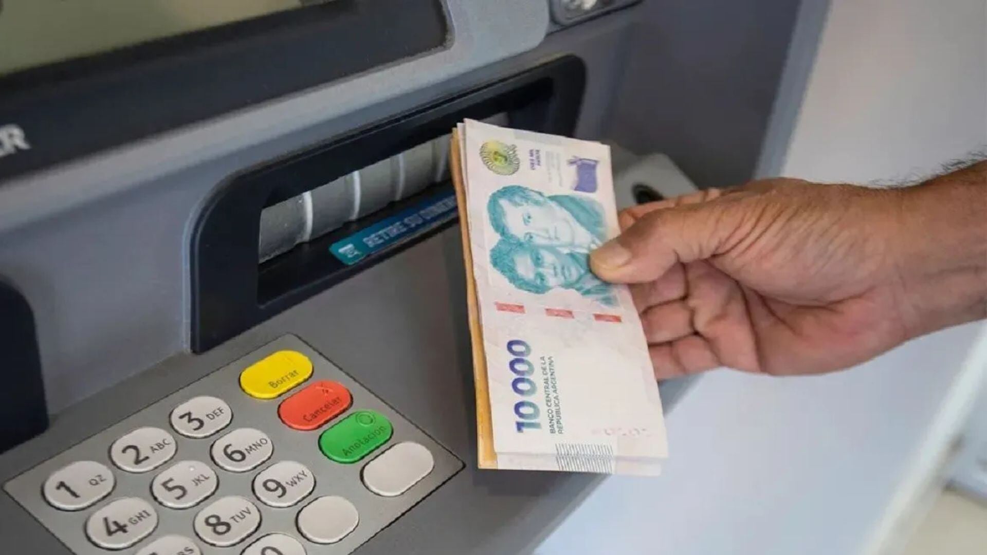 Cambian los cajeros automáticos: desde julio sólo se podrá extraer esta cantidad de efectivo en terminales