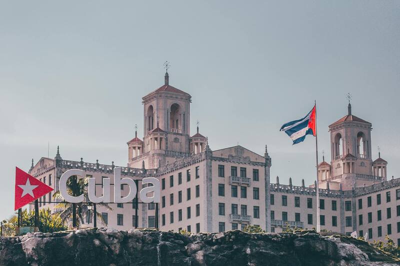 Cuba, país de Latinoamérica altamente golpeado por las crisis energéticas, tendrá una nueva oportunidad. Foto: Pexels.