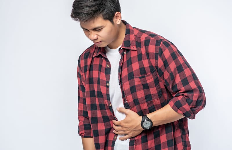 El té de salvia es una solución natural y efectiva para aliviar cólicos y malestares estomacales. (Foto: Freepik)