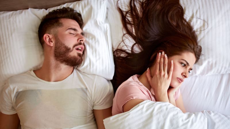 Esta es la relación entre los ronquidos y las fases del sueño y qué significa para mi salud.