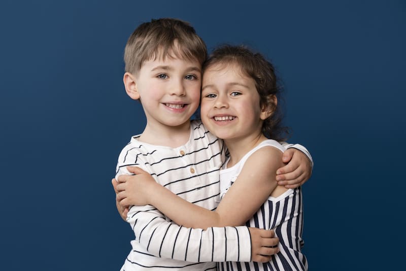 Un estudio científico reveló cuáles son los factores que pueden generar favoritismo en los padres. Fuente: FreePik.