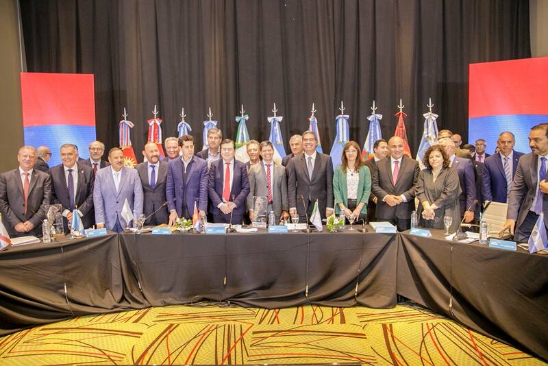 Gobernadores del Norte Grande, oficialistas y opositores, con De Pedro, Manzur y Vizzotti