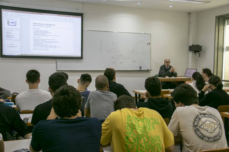 En esta carrera, los estudiantes adquieren una formación humanística y tecnológica.