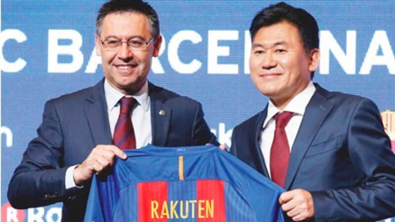 Josep Bartomeu del Barça e Hiroshi Mikitani de Rakuten tras el acuerdo