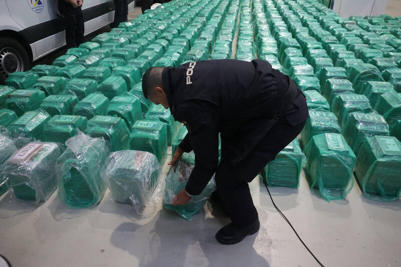 La incautación de cocaína en el puerto de Algeciras, que desató la detención del alto mando policial Sánchez. (Imagen: EFE)