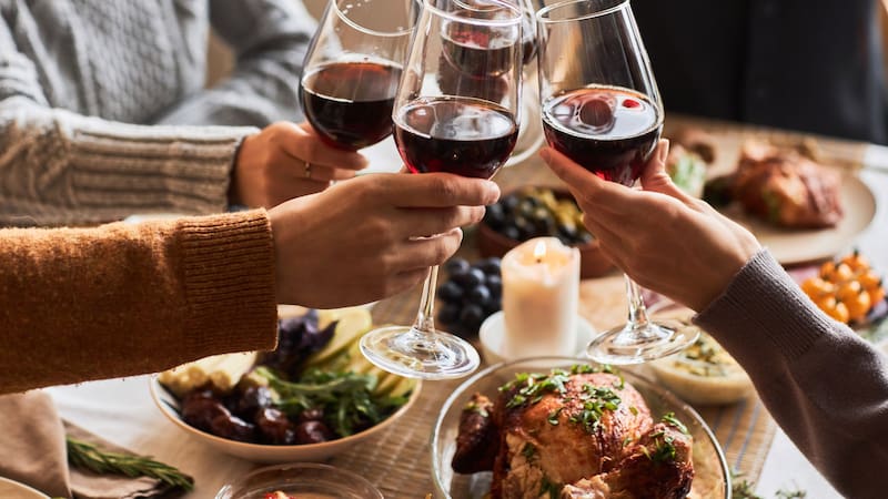 El vino tinto más rico y recomendado de Mercadona para esta Navidad es un chollo que cuesta 2 euros.