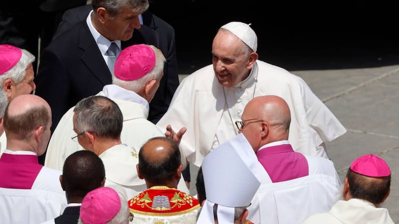 La Iglesia Católica se rebela | Usan a la "pobreza como arma" para presionar al mundo: "No podemos pensar que Dios..."