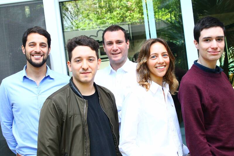 Yago Zavalía Gahan, cofundador de Qanlex, junto a su equipo: Juan Ignacio Colombo (Backend Developer), Federico Muradas (Head of Legal), Valentina Melhem (Legal Analyst) y Pedro Seggiaro (Backend Developer).
