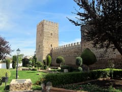 Este pueblo de Ciudad Real tiene una fortaleza de musulmana del siglo XII en pleno casco urbano