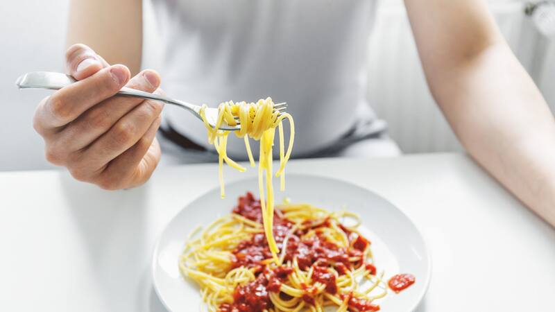 La pasta es una fuente importante de hidratos de carbono y aporta proteínas con pocas grasas.