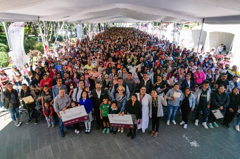 Ya son 1521 los nuevos beneficiarios del programa 'Bienestar para niñas y niños, Mi Beca para Empezar' de la alcaldía Álvaro Obregón. Foto: Twitter @martibatres