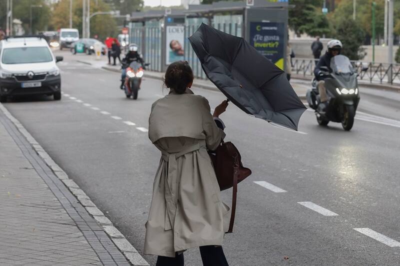 Una fuerte tormenta y vientos huracanados se aproximan pese a ceder las temperaturas: estas son las zonas en alerta. Fuente: Archivo