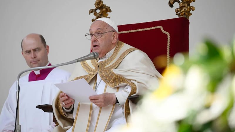 Revuelo en el Vaticano: el papa Francisco habló sobre las mujeres y afirmó que "son personas...".