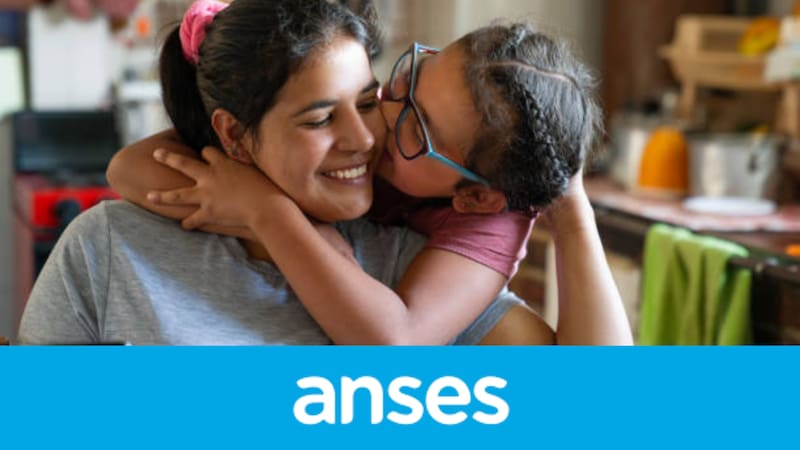 ANSES paga la ayuda escolar a un grupo de familias.