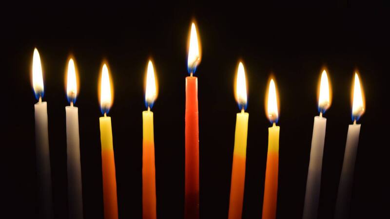 Velas de parafina. Fuente: Pixabay.