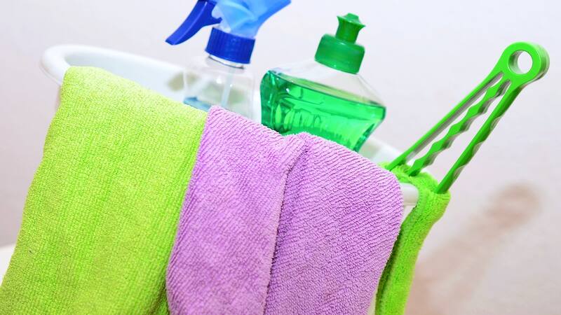 Mercadona cuenta con los mejores artículos para mantener limpias todas las superficies.