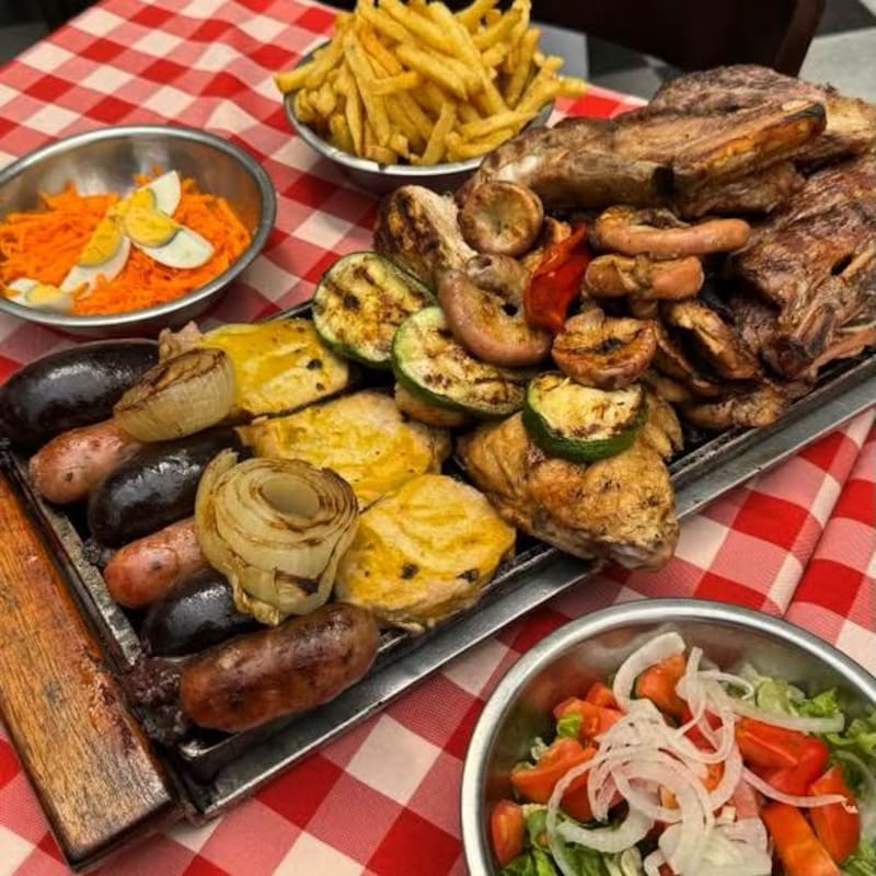 El restaurante es un destino ideal para quienes buscan disfrutar de una experiencia culinaria auténtica y abundante en Buenos Aires. (Foto: Instagram @club.delprogresorestaurante)