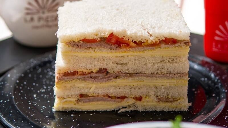 Conocé la historia de La Piedad, la confitería que conquistó al Papa Francisco con sus sándwiches de miga.