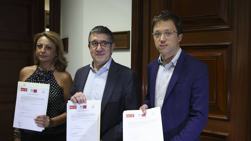 El Gobierno ofrece aprobar la reforma por decreto si el PP lo apoya.