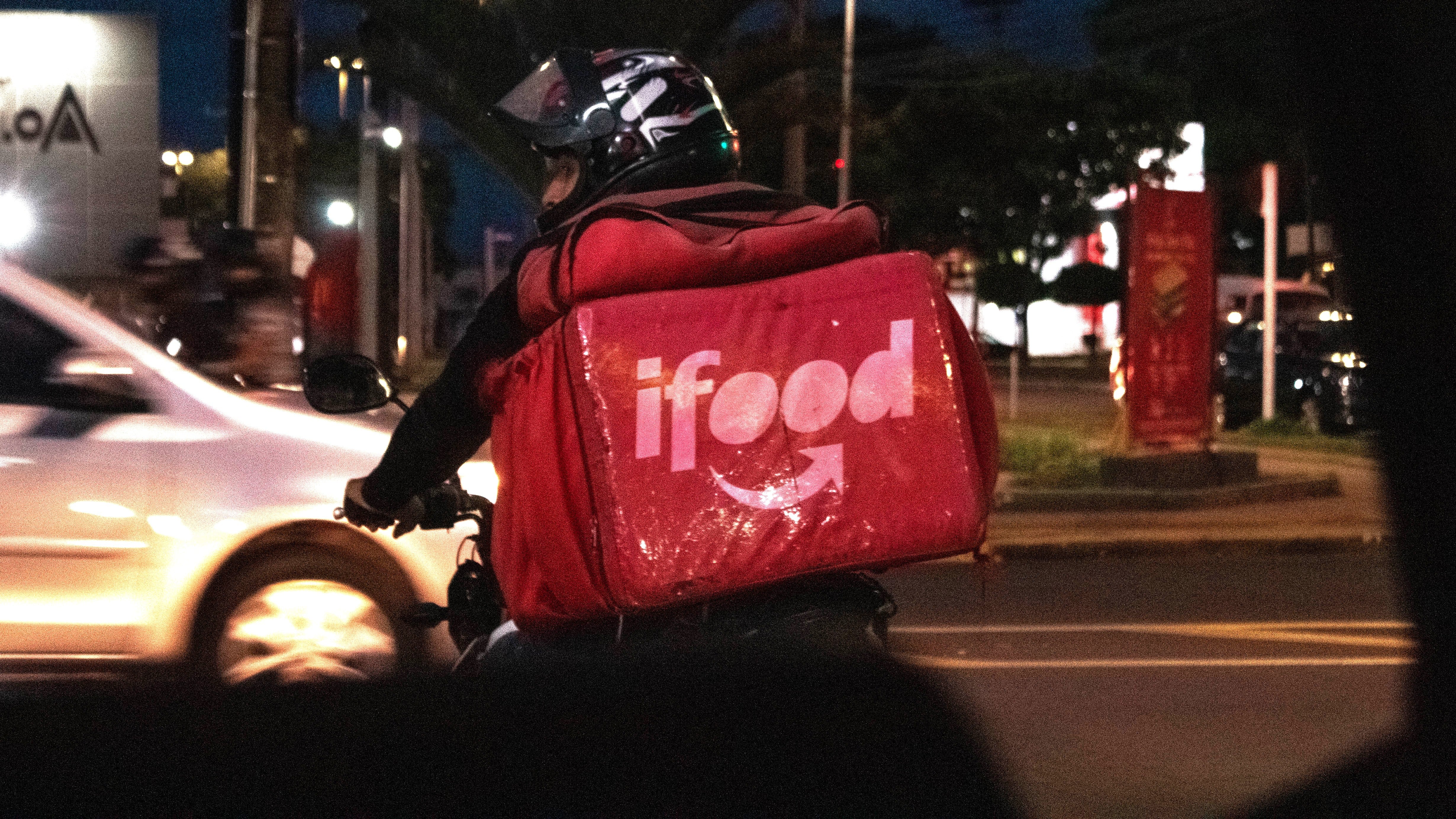 Casi 2 millones de personas, en su mayoría hombres, trabajan hoy a tiempo completo para aplicaciones de transporte o de delivery.