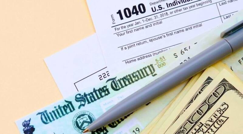 IRS dará un pago único de USD 1,700 a todos que completen el formulario 1040. Fuente: Archivo.