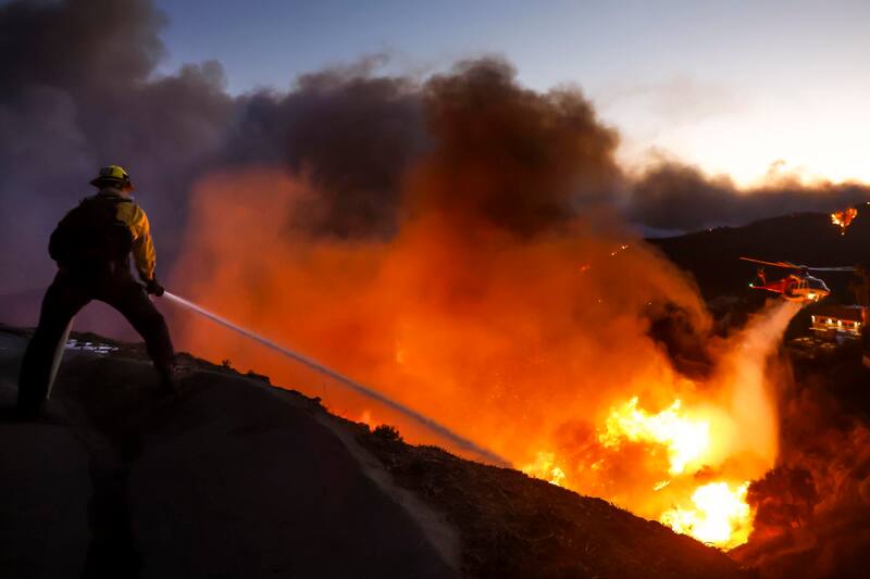 Los residentes de California afectados por los incendios obtendrán prórroga de la IRS. (Fuente: EFE)