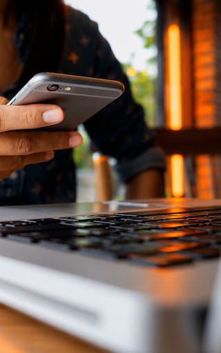 Qué es un bluff en el póker y qué señales suelen observar los jugadores experimentados