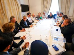 Fin de gira: Alberto se reunió con organismos de DDHH antes de volver a la Argentina