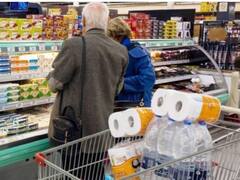 El consumo sigue sin reacción, cayó 2% en octubre y lleva seis meses en baja