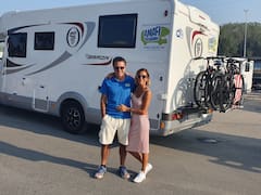 Dos argentinos convirtieron un motorhome usado en un negocio de un millón de euros