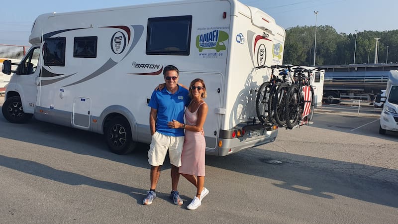 Fernando Maffi y Eugenia Amalfi, creadores de Amafi Caravaning.