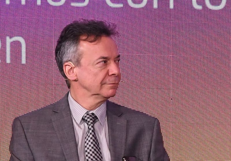 ¿Argentina está cara en dólares? El diagnóstico de Artana sobre los salarios y la inflación