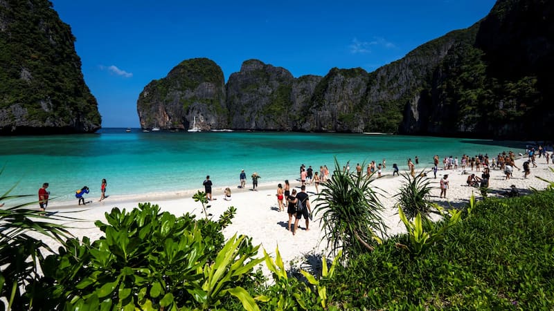 Tailandia cuenta con más de 3219 kilómetros de costa y con aguas templadas de 29° C en promedio.