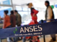 AUH doble en abril para dos zonas del país, ¿quiénes lo cobran y cómo reclamarlo?