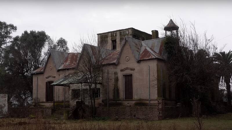 La imponente mansión campestre, aunque abandonada, sigue siendo un símbolo de la riqueza histórica y cultural de La Pampa.