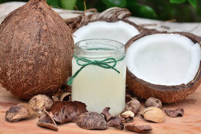 El aceite de coco tiene propiedades antiinflamatorias y antimicrobianas (Fuente: Pixabay)