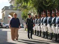 La ministra de Defensa cesó a la asesora del comandante en jefe del Ejército
